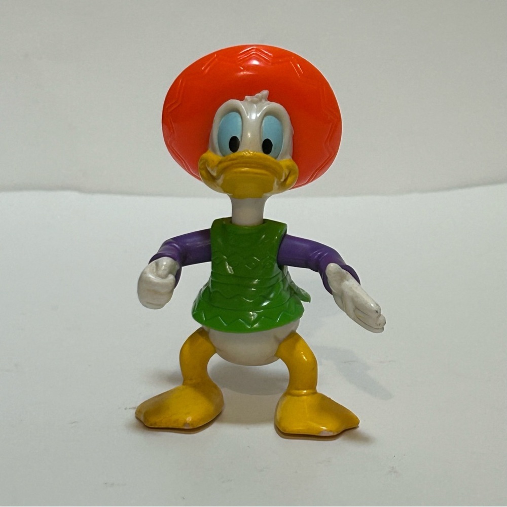 Walt Disney Donald Duck Epcot Center Adventure Mexico Vintage Figure